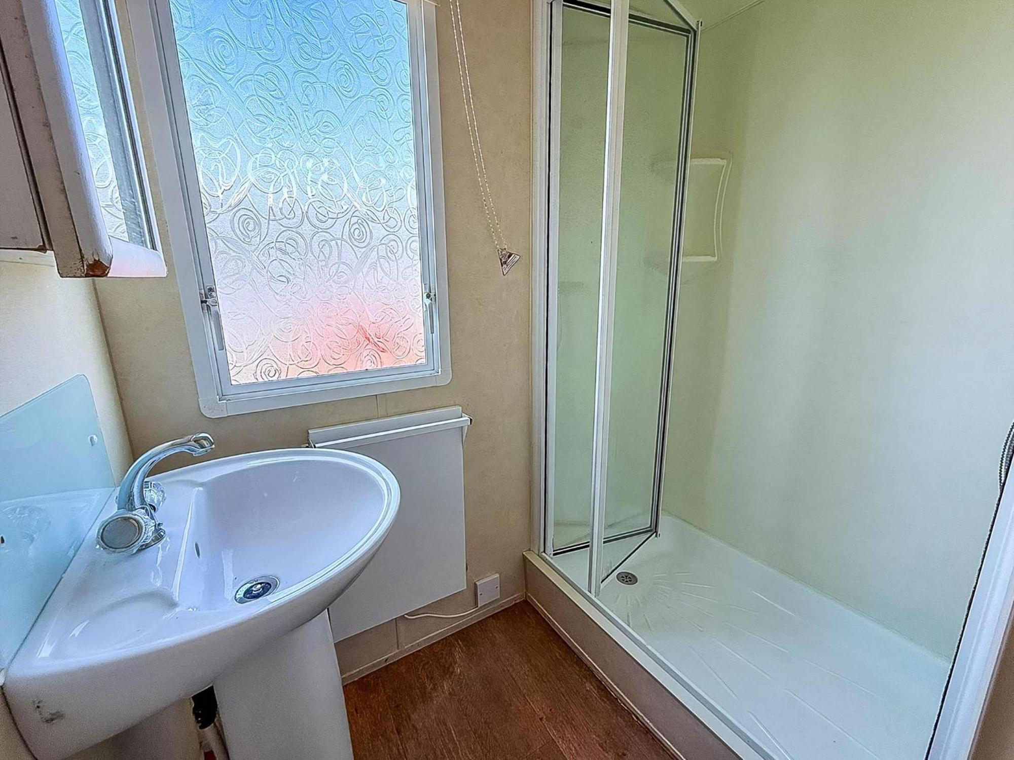 Superb Caravan At Seawick Holiday Park, Sleeps 8 Ref 27202Sw Clacton-on-Sea Εξωτερικό φωτογραφία