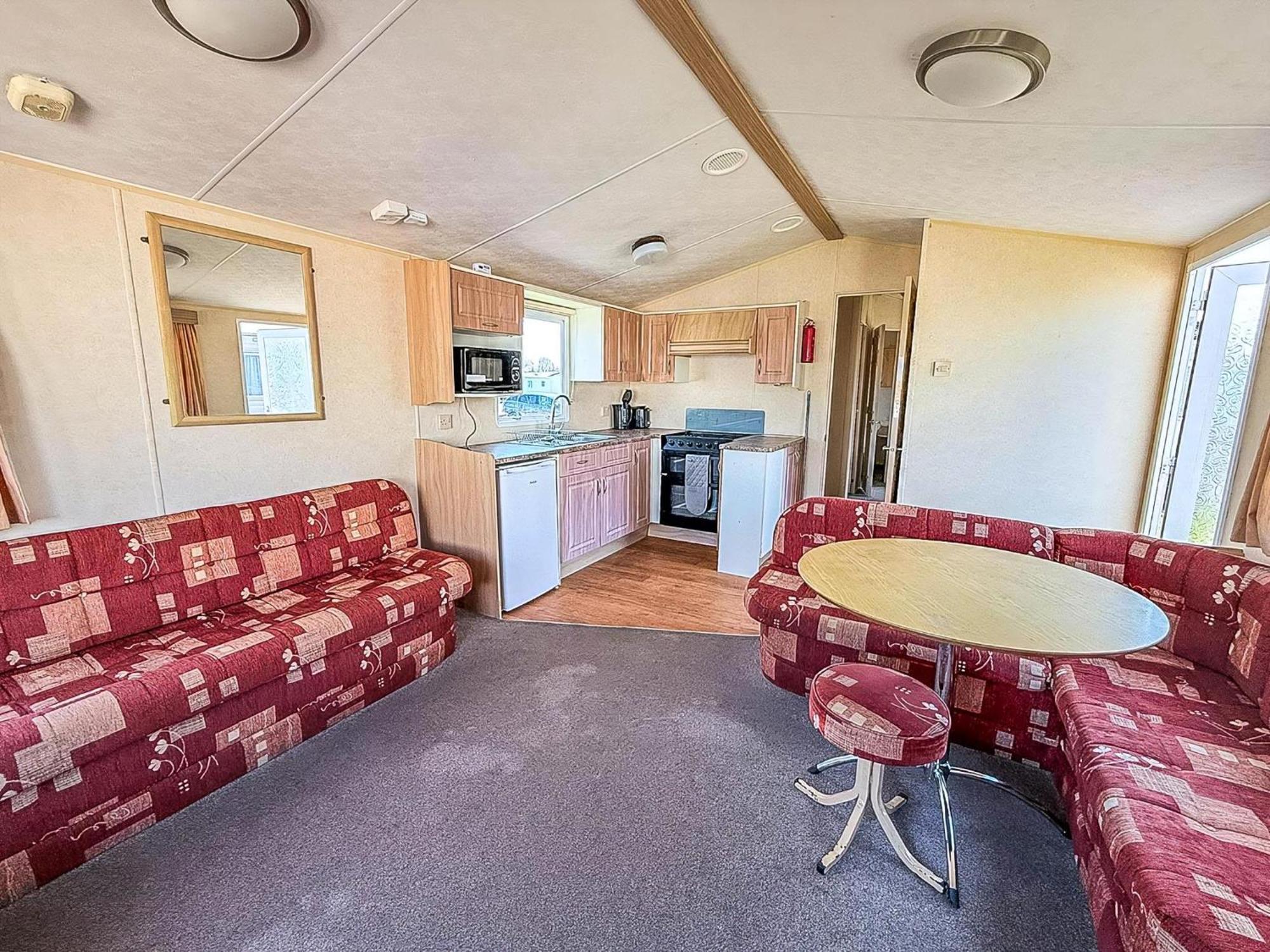Superb Caravan At Seawick Holiday Park, Sleeps 8 Ref 27202Sw Clacton-on-Sea Εξωτερικό φωτογραφία